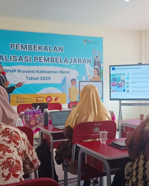 BPMP Kalbar menggelar kegiatan pembekalan penggunaan Interactive Flat Panel (IFP).